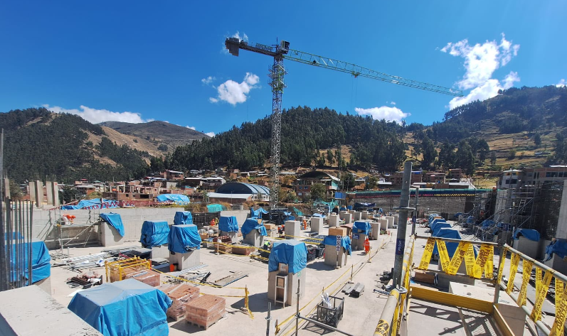 HOSPITAL DE TAMBOBAMBA ALCANZA CASI 20 % DE AVANCE CON CULMINACIÓN DE VACIADO DE CONCRETO EN ESTRUCTURA BASE